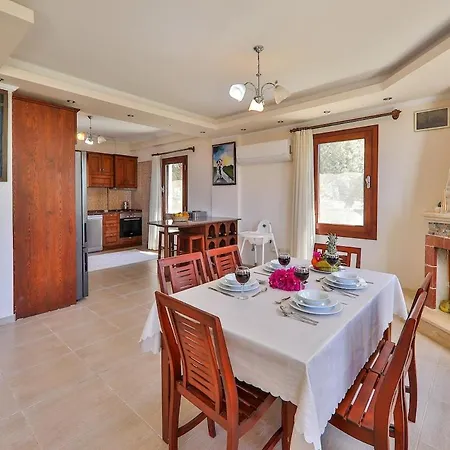 Sari - Luxury With Private Pool & Jacuzzi Vila *